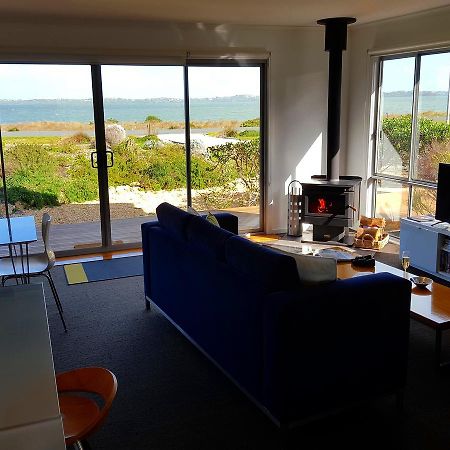 فيلا Coorong Waterfront Retreat Meningie المظهر الخارجي الصورة