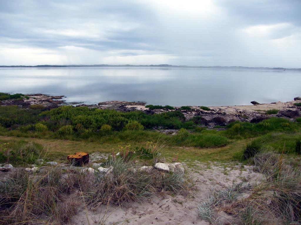 فيلا Coorong Waterfront Retreat Meningie المظهر الخارجي الصورة