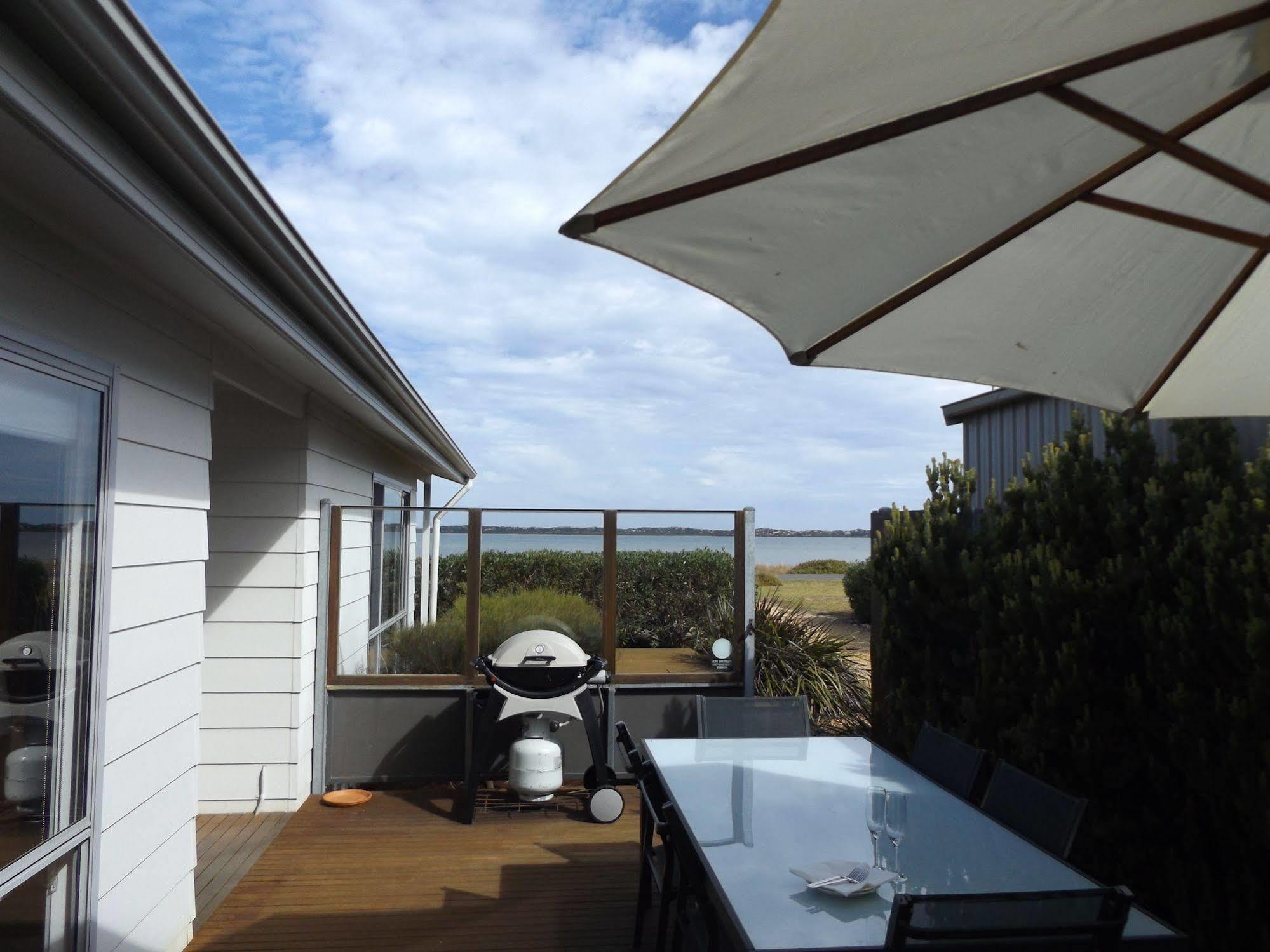 فيلا Coorong Waterfront Retreat Meningie المظهر الخارجي الصورة