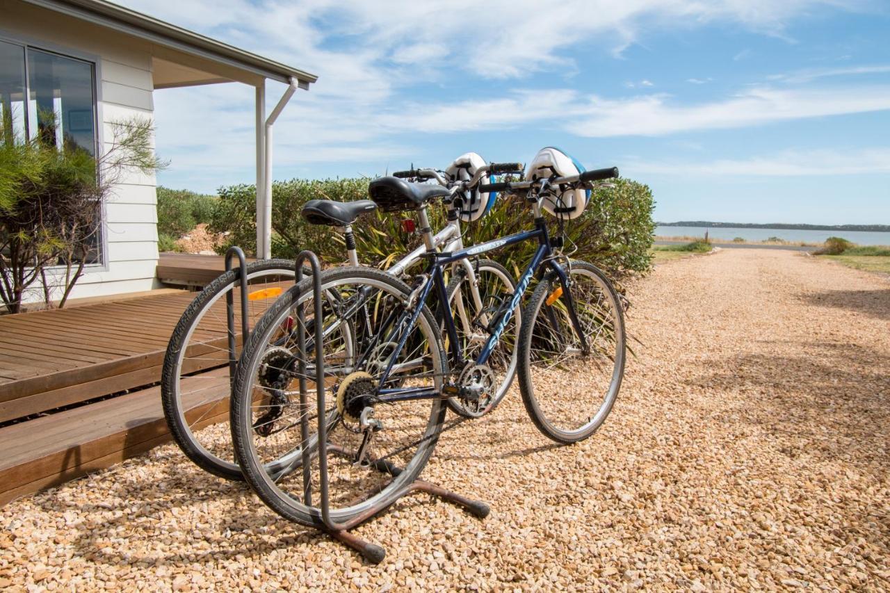 فيلا Coorong Waterfront Retreat Meningie المظهر الخارجي الصورة