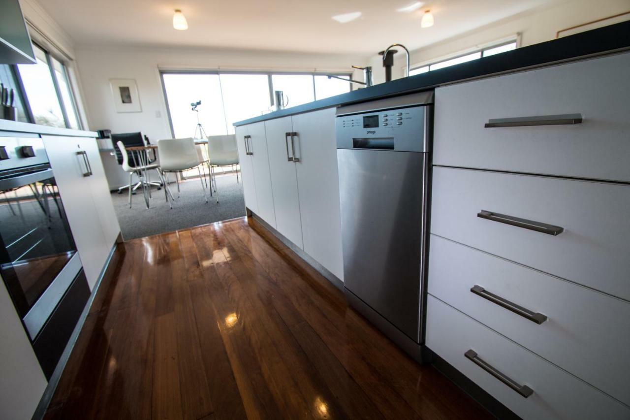 فيلا Coorong Waterfront Retreat Meningie المظهر الخارجي الصورة